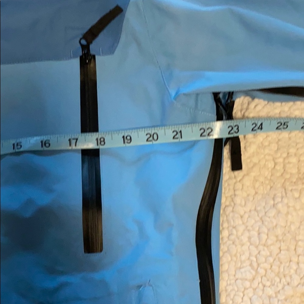 Rain jacket - Picture 12 of 13